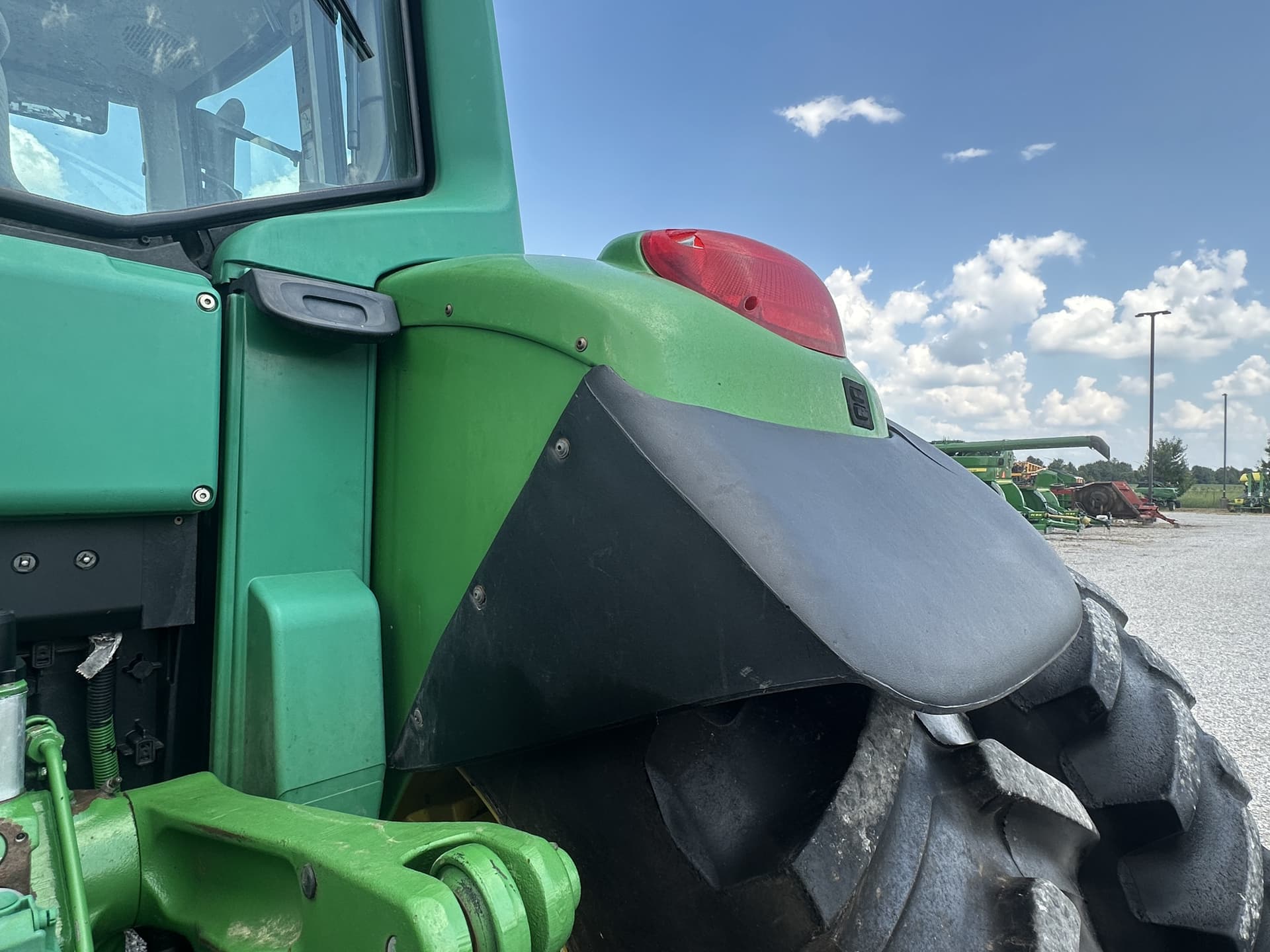 2003 John Deere 7520 Image
