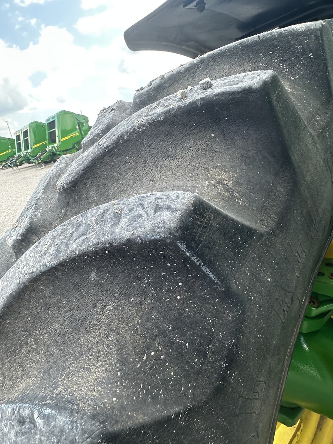 2003 John Deere 7520 Image
