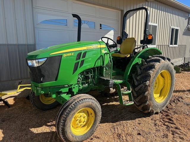 2022 John Deere 5055E Image