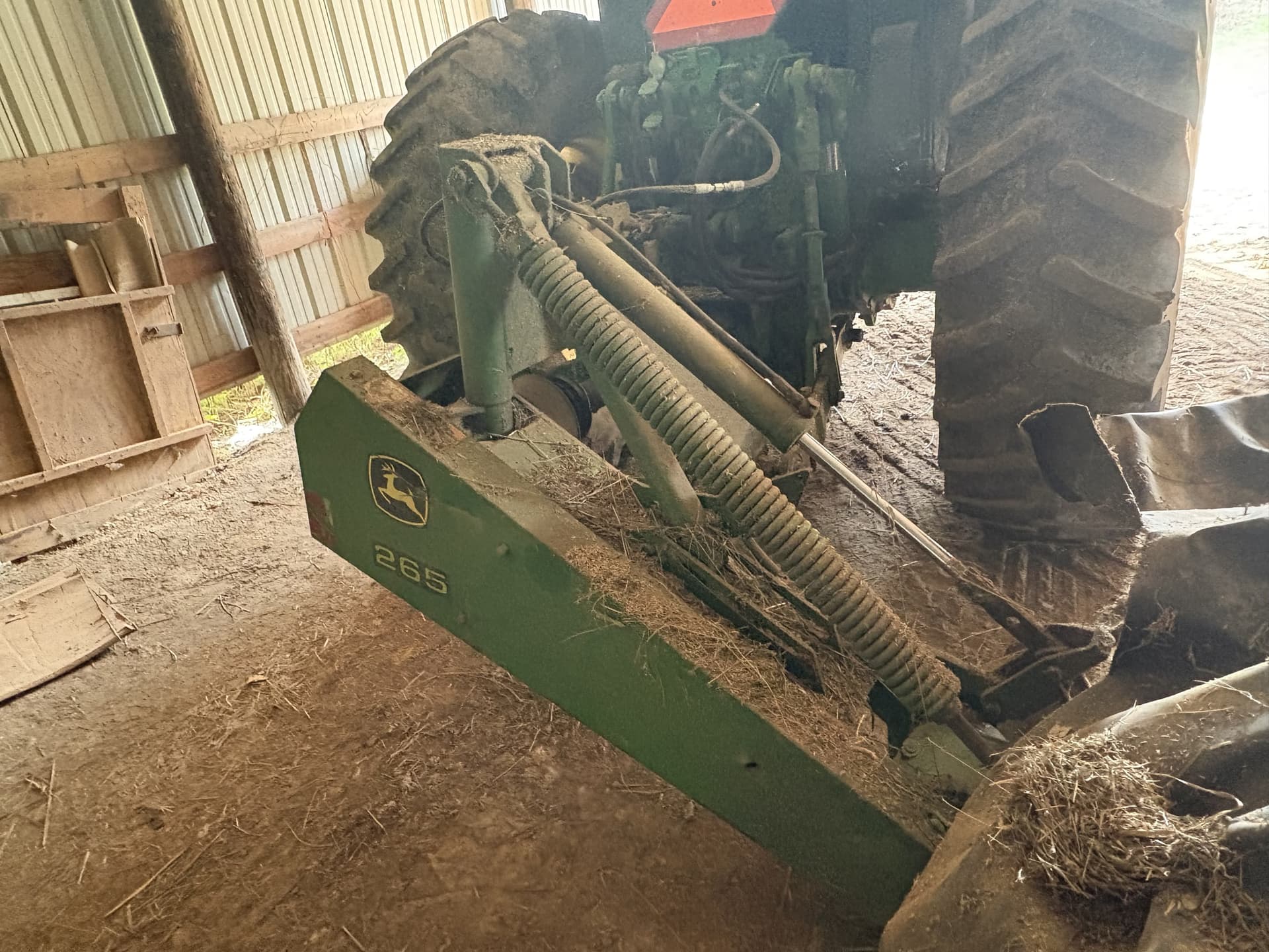 John Deere 265 Image