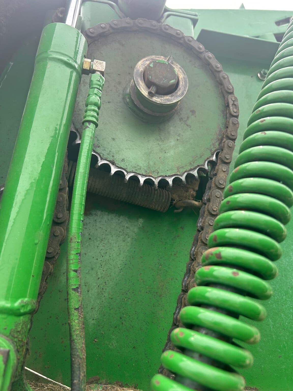 2001 John Deere 557 Image