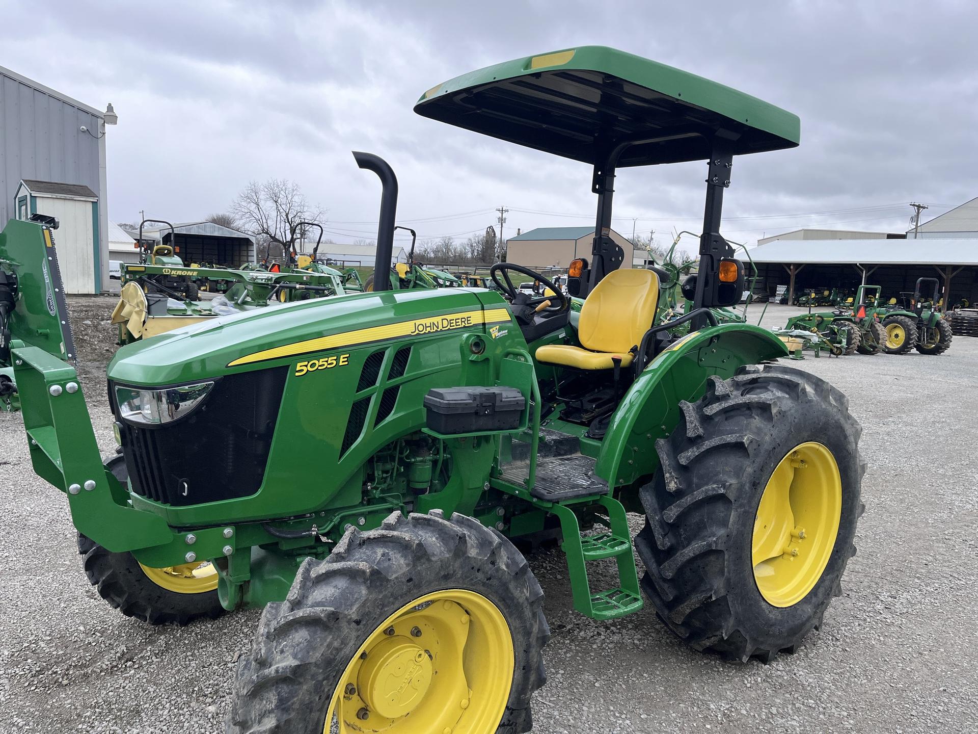 2022 John Deere 5055E Image