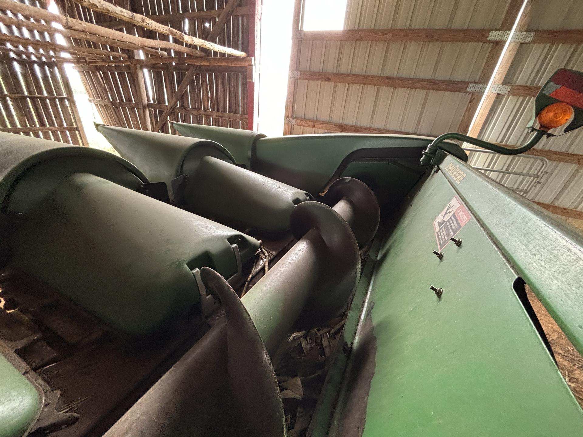 2006 John Deere 893 Image