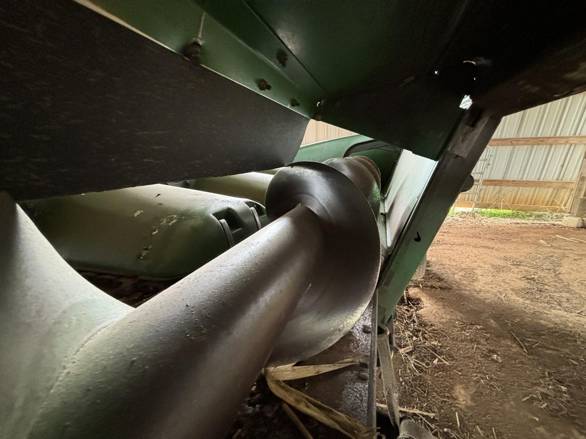 2006 John Deere 893 Image