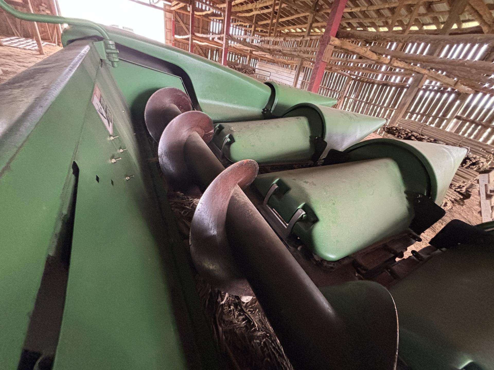 2006 John Deere 893 Image