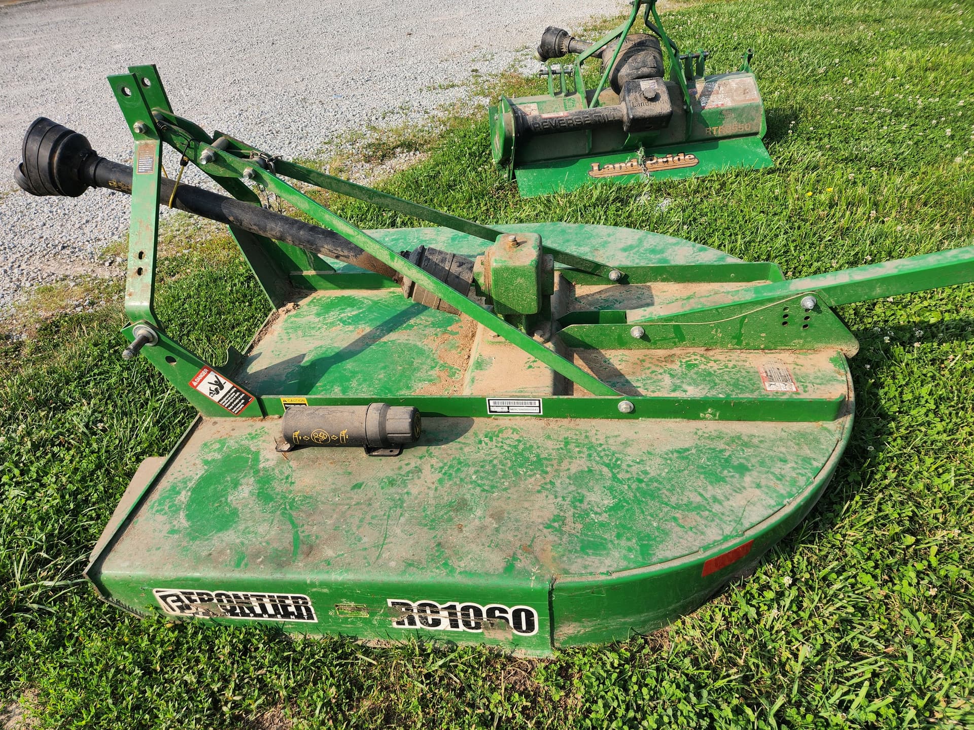 2008 Frontier RC1060 Image