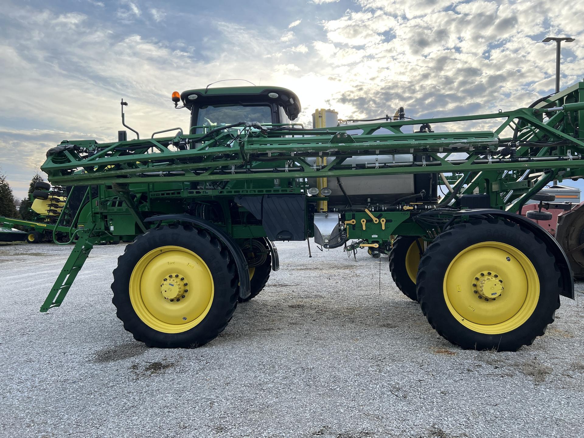 2021 John Deere R4038 Image