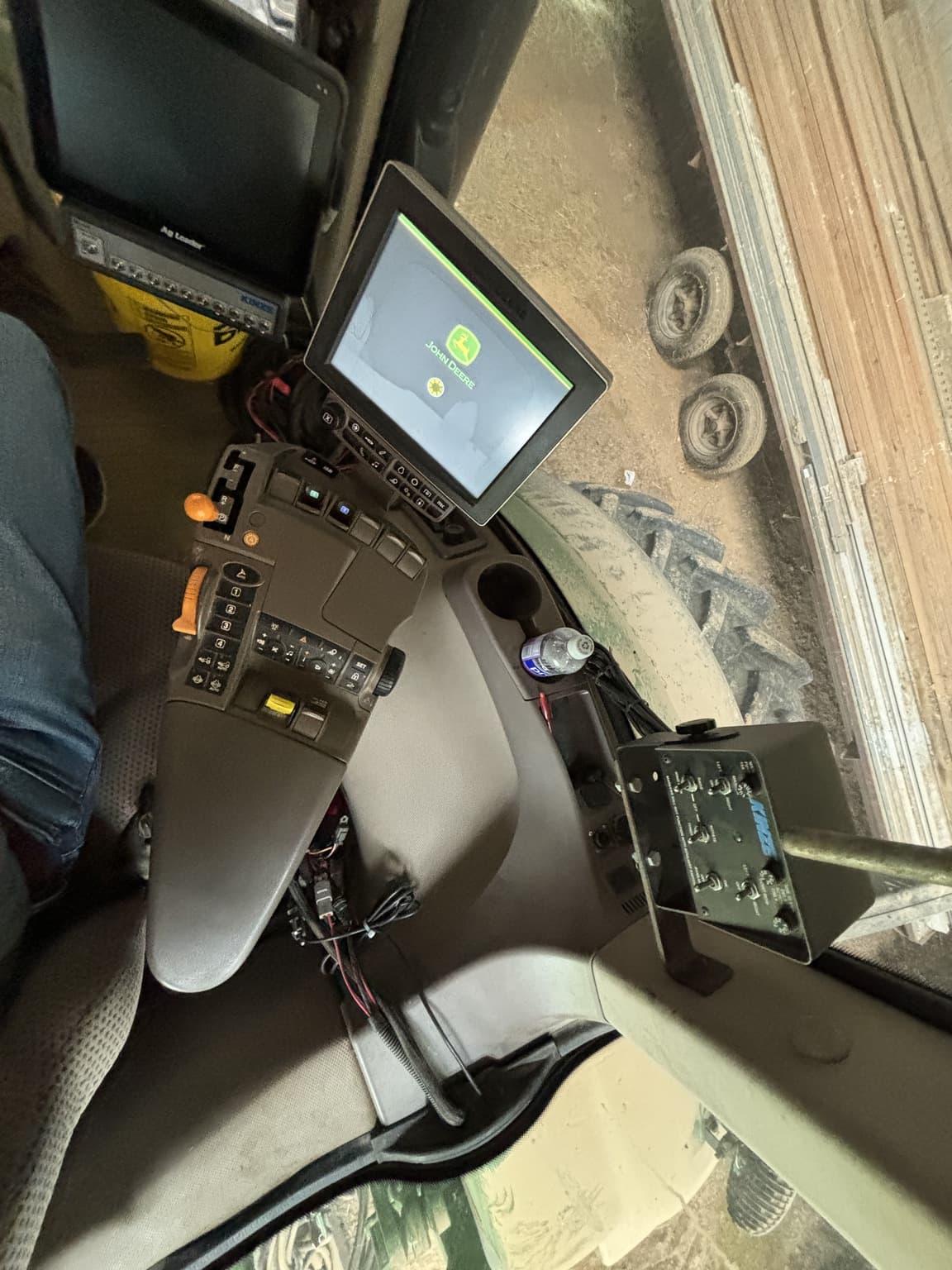 2014 John Deere 8270R Image