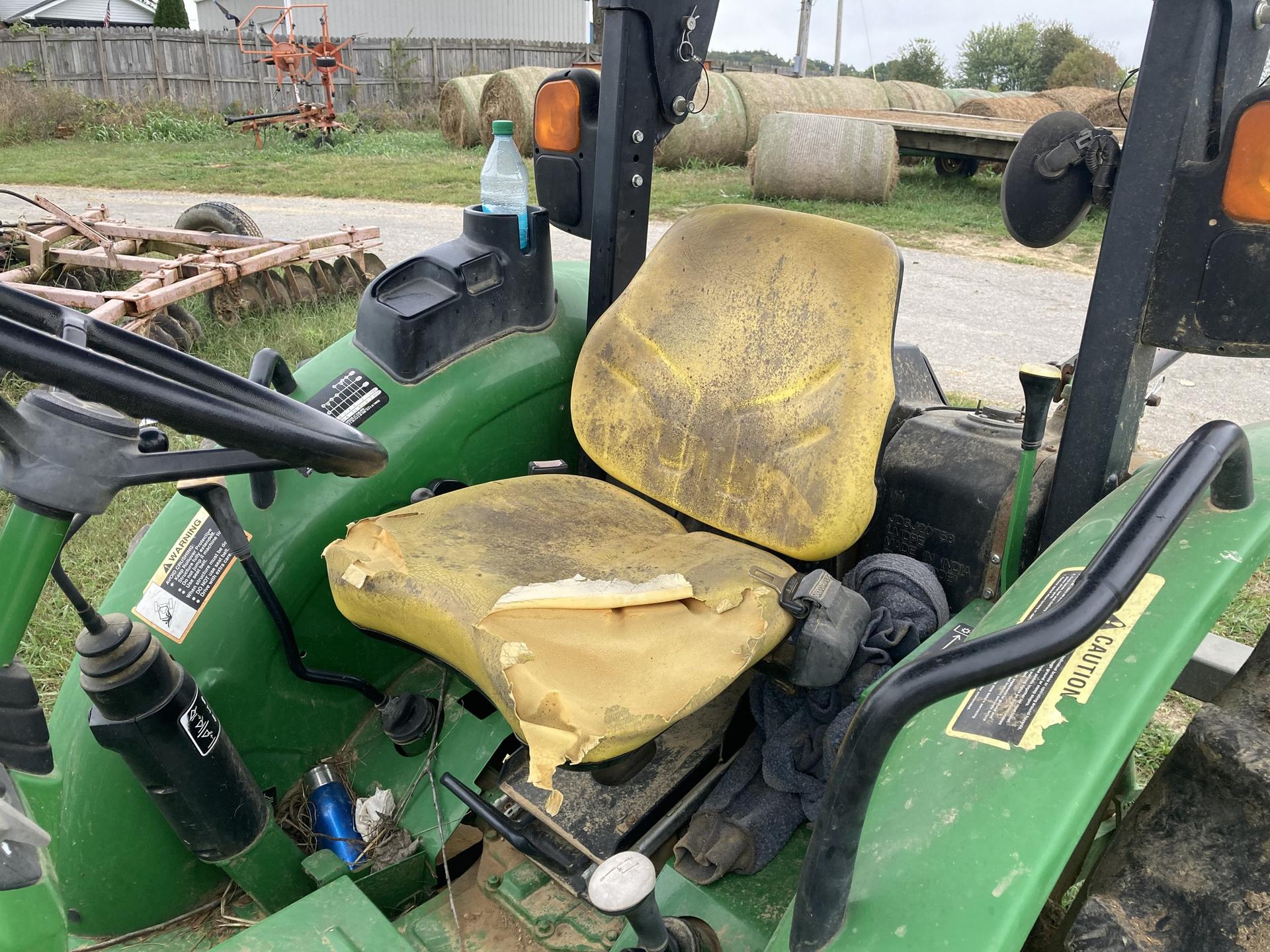 2016 John Deere 5065E