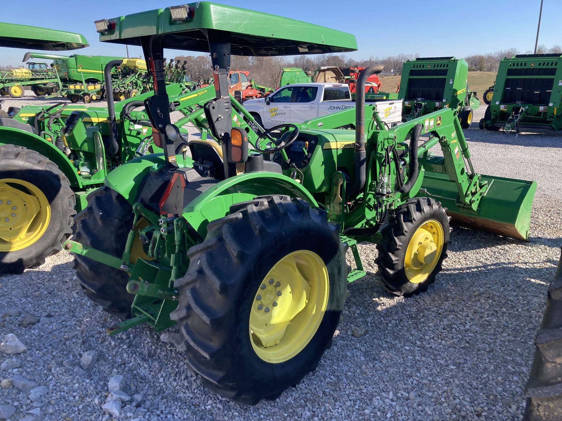 2016 John Deere 5065E