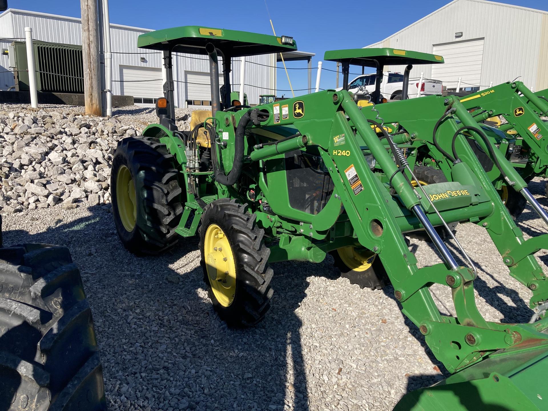 2016 John Deere 5065E