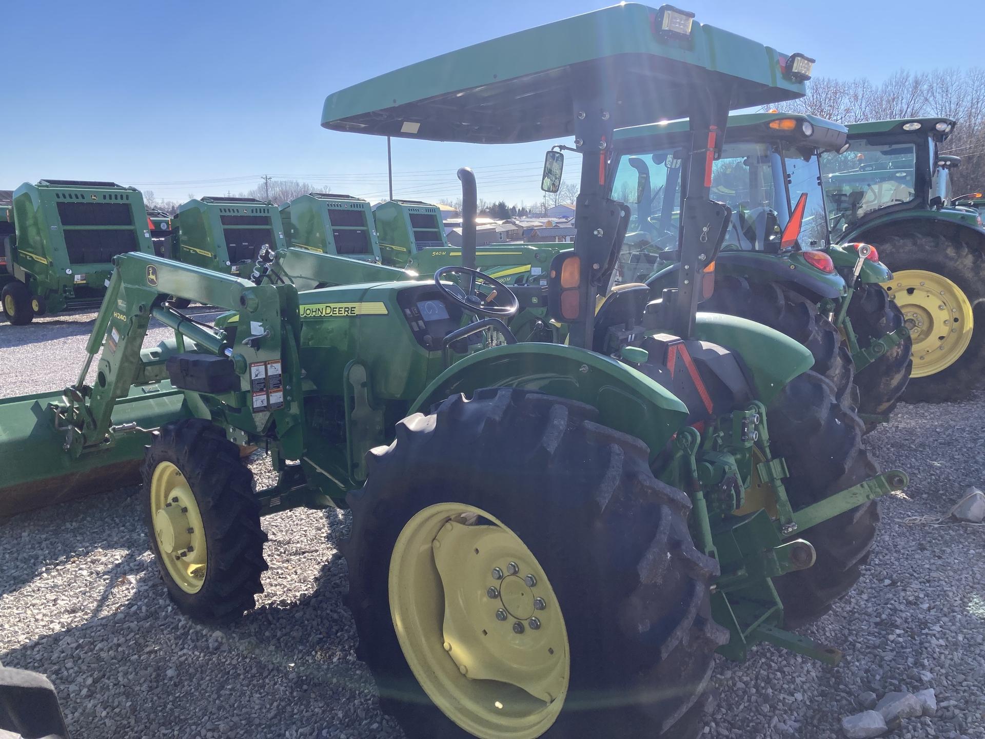 2016 John Deere 5065E