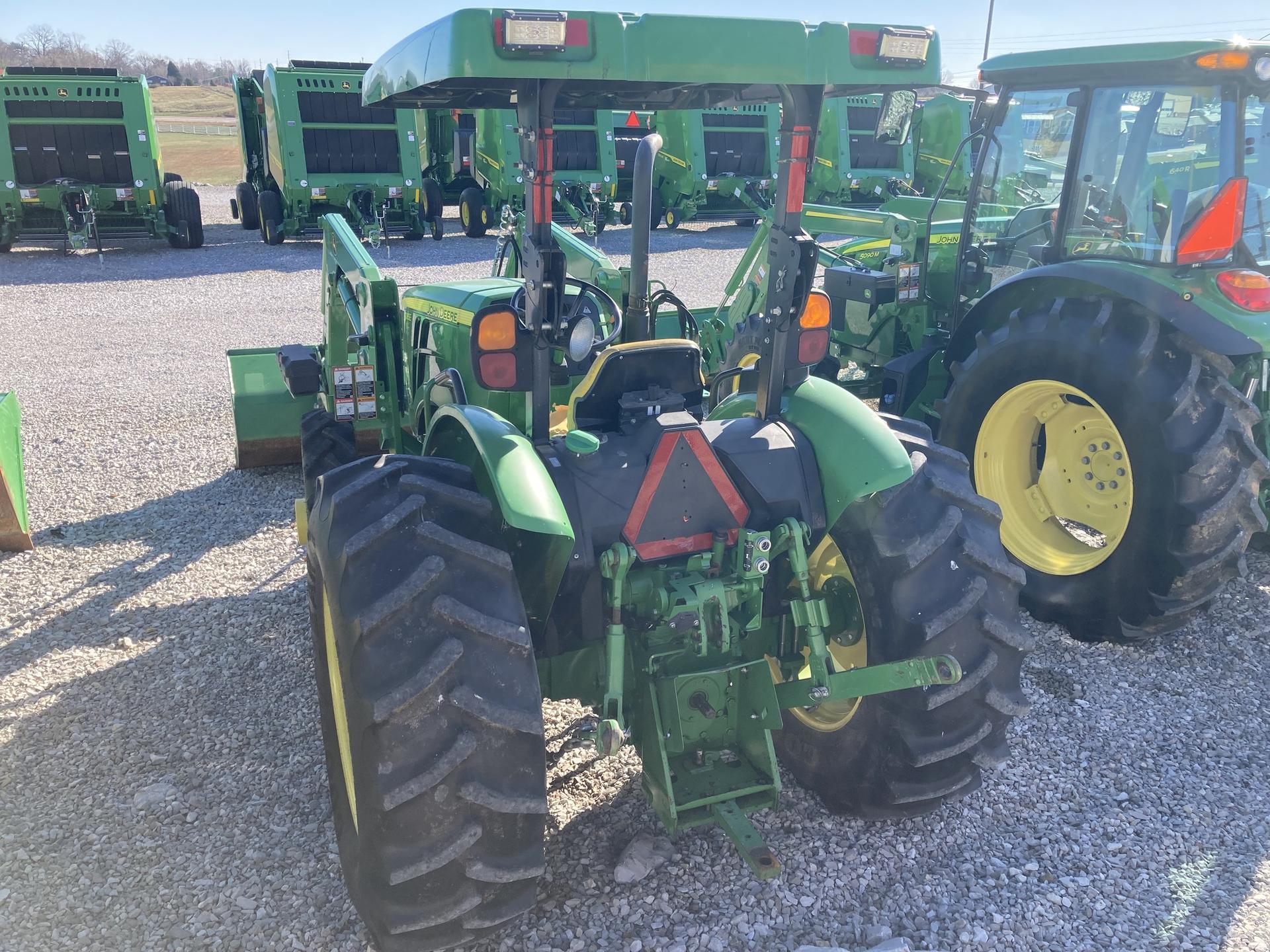 2016 John Deere 5065E