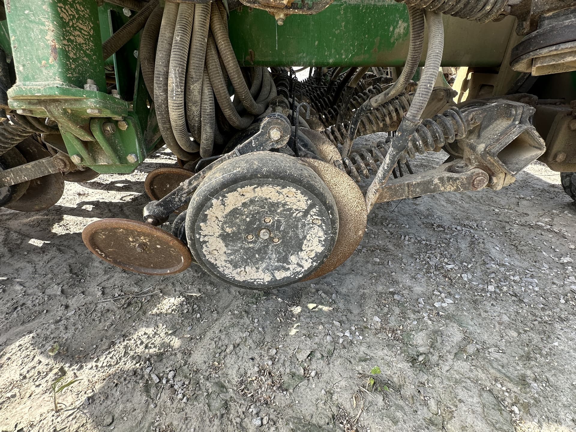 2004 John Deere 1890 Image