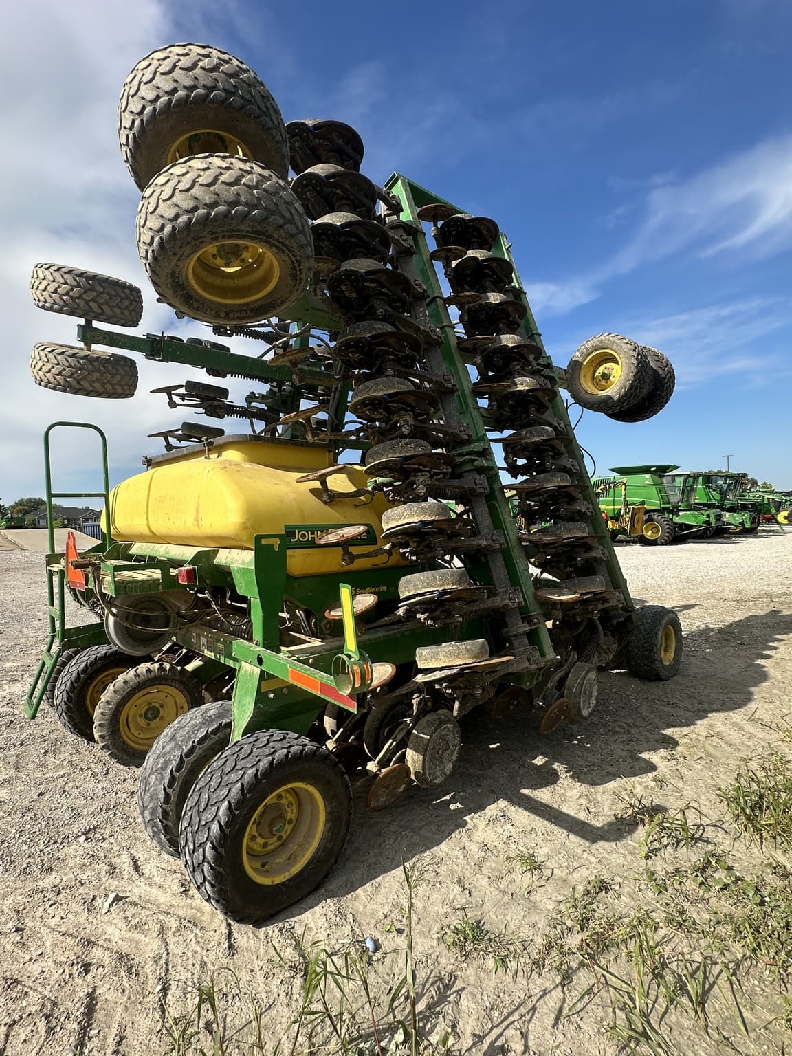 2004 John Deere 1890 Image