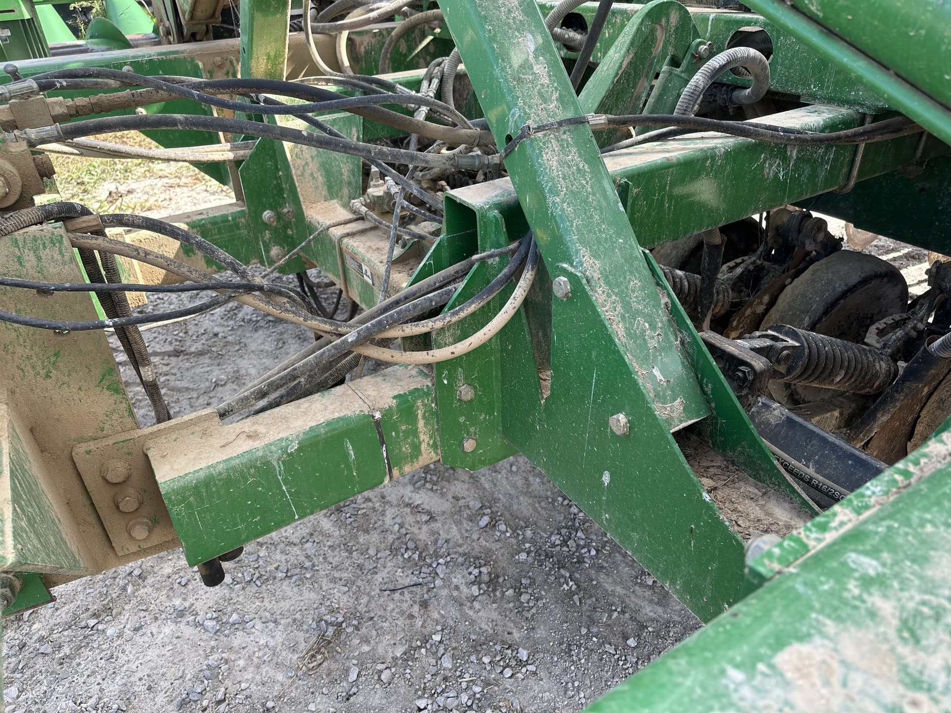 2004 John Deere 1890 Image