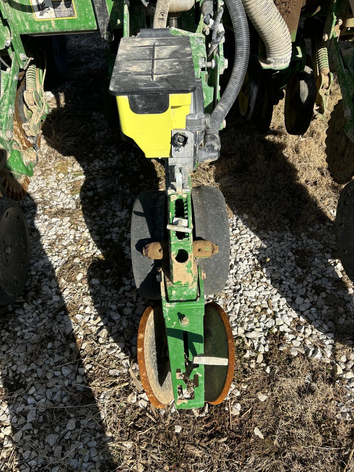 2017 John Deere 1775NT Image