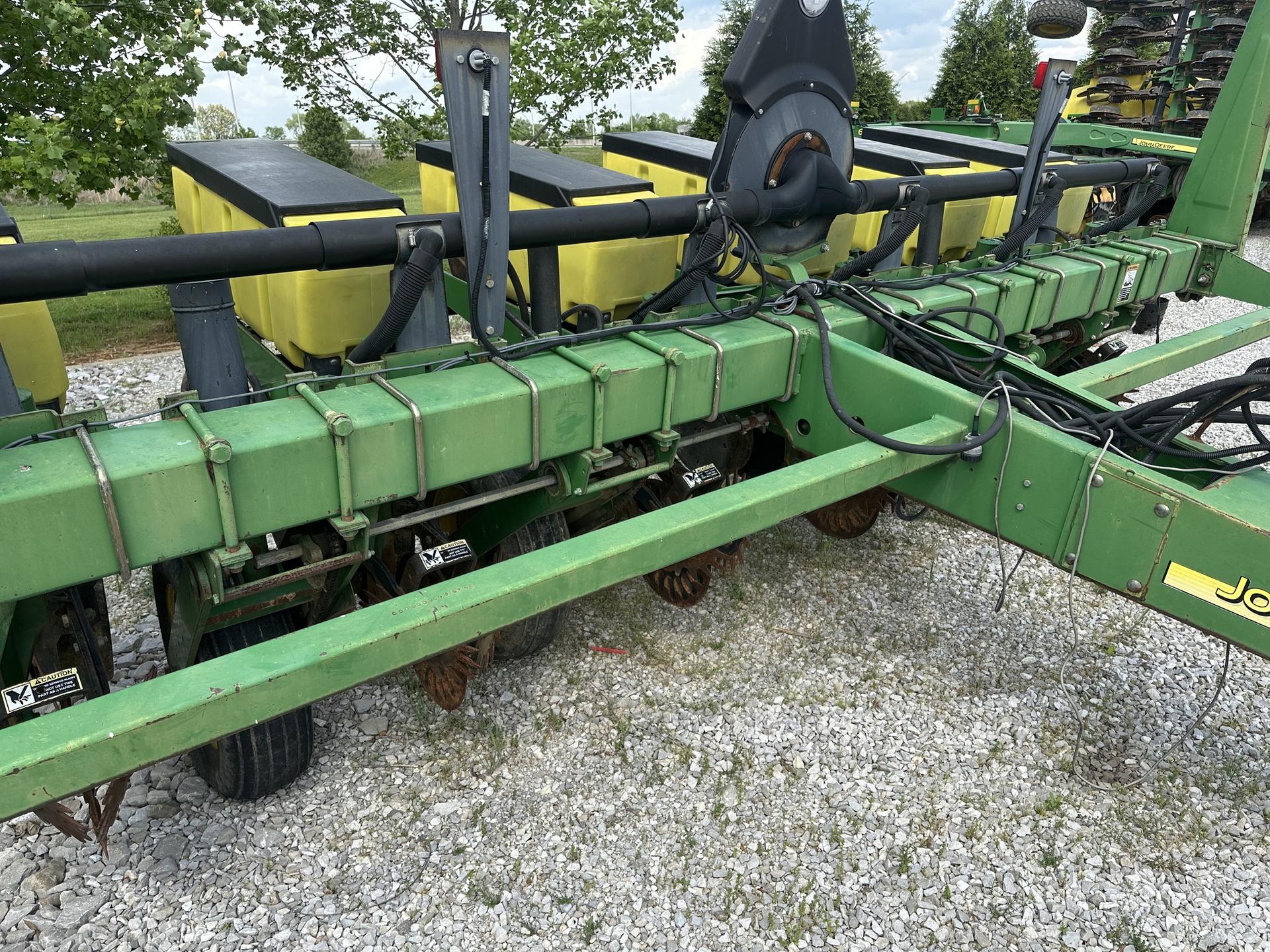 2003 John Deere 1750 Image