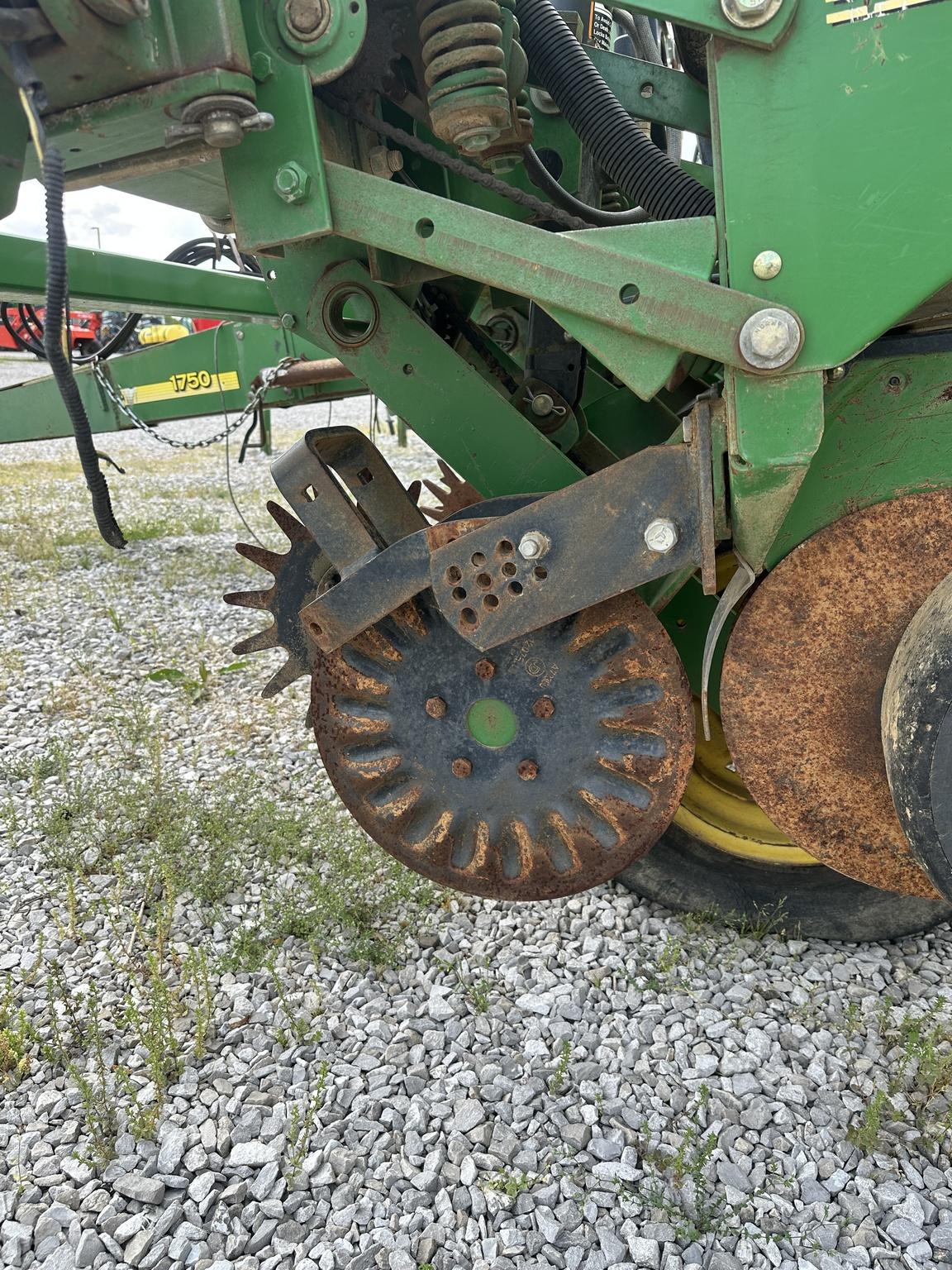 2003 John Deere 1750 Image