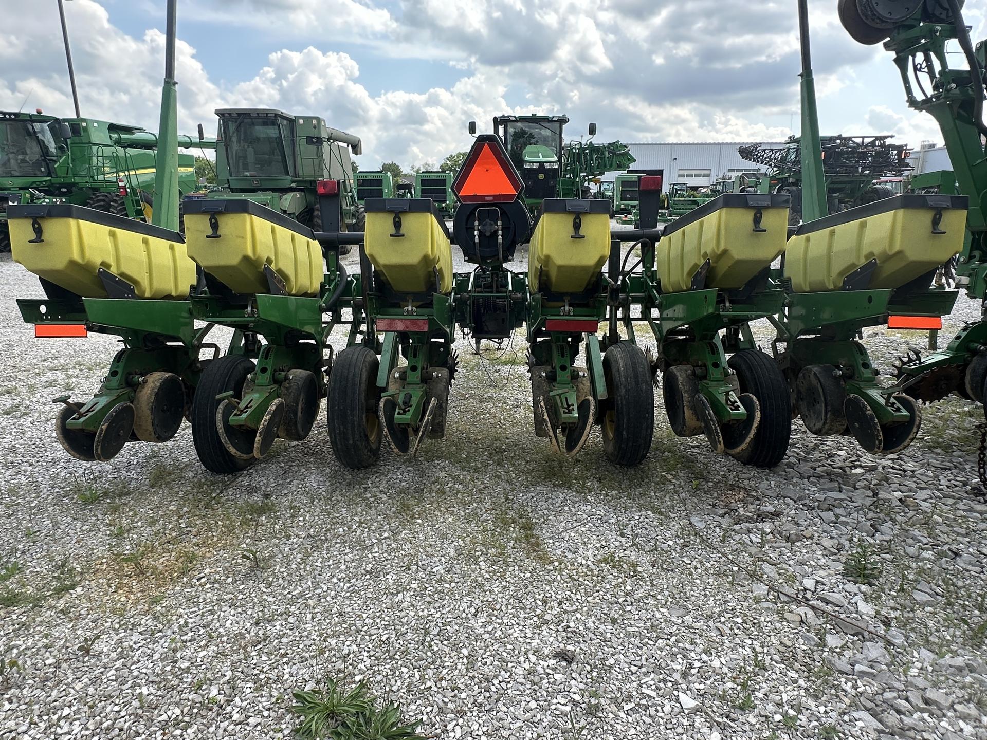 2003 John Deere 1750 Image