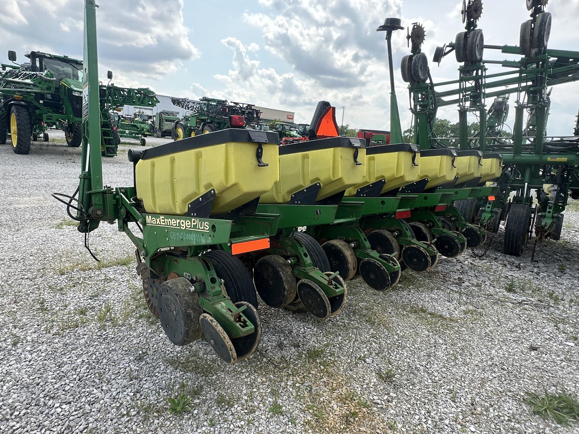 2003 John Deere 1750 Image