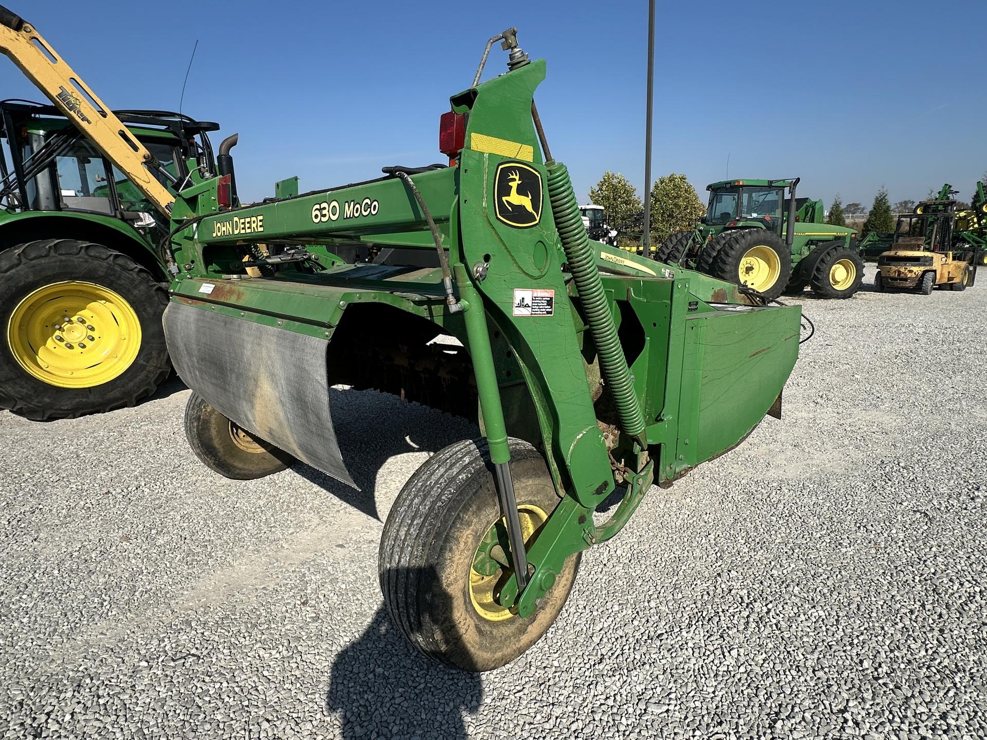 2013 John Deere 630