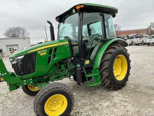 2021 John Deere 5075E Image