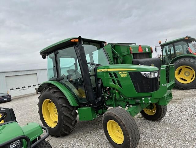 2021 John Deere 5075E Image
