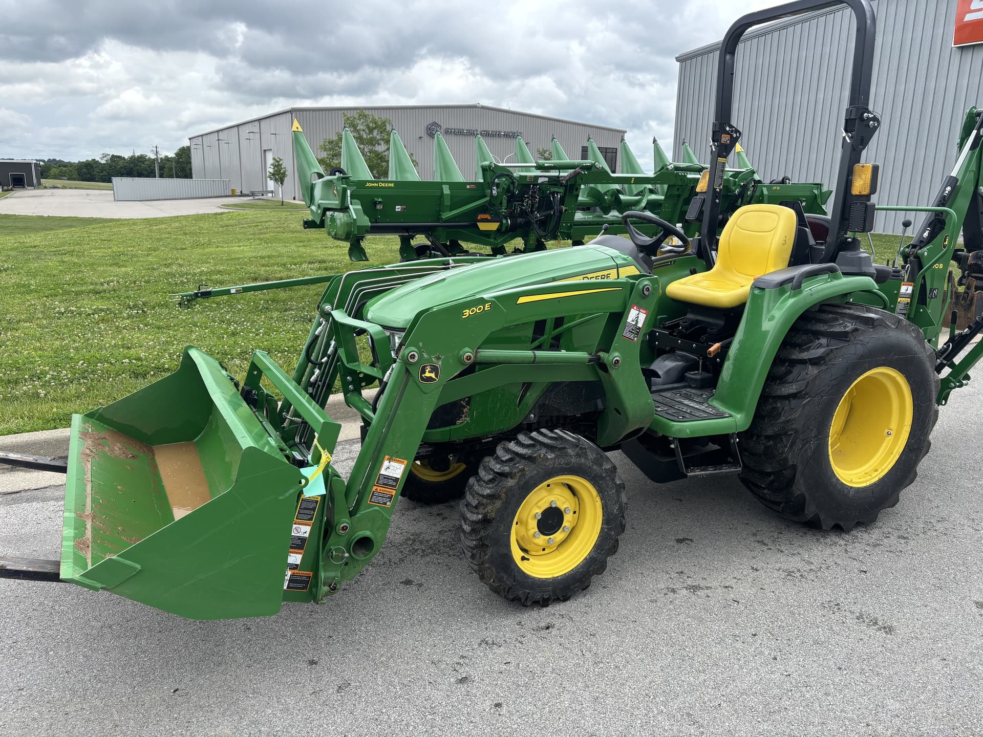 2023 John Deere 3032E Image