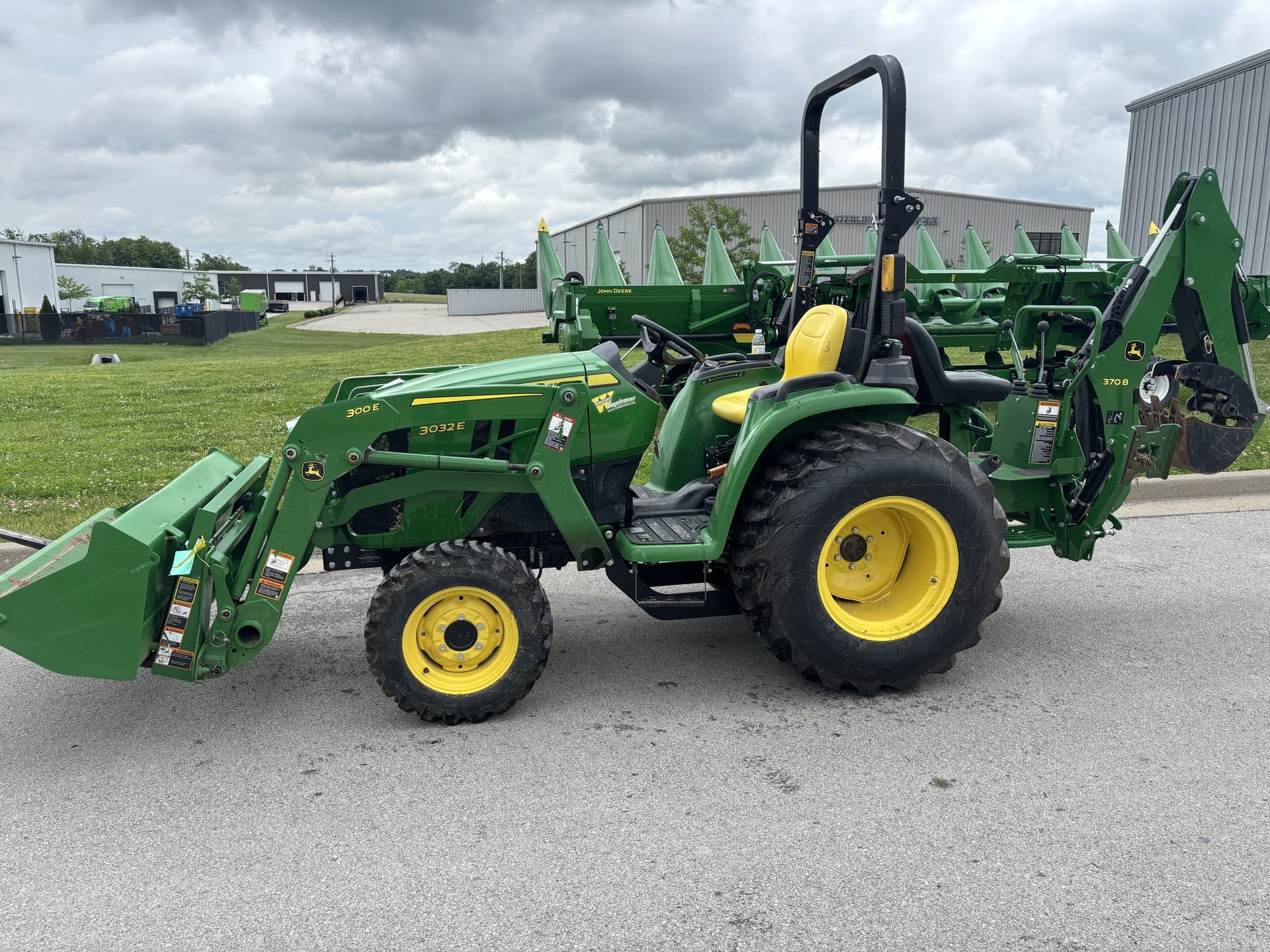 2023 John Deere 3032E Image