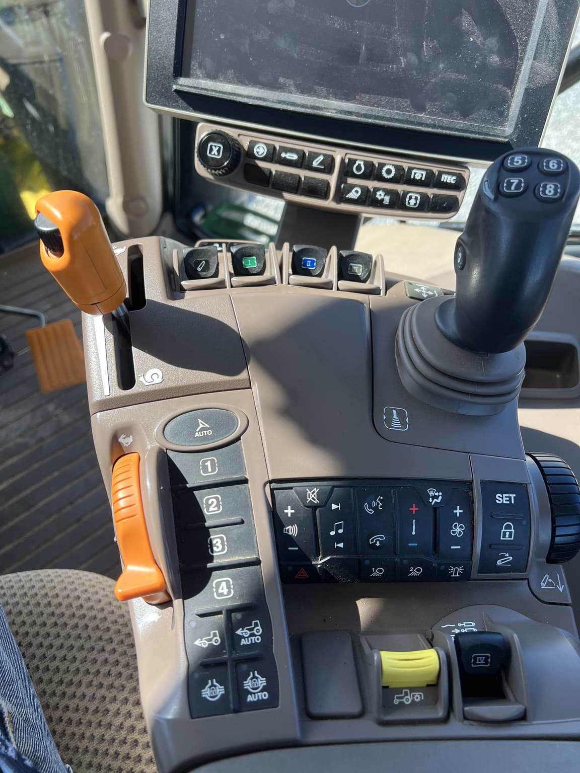 2021 John Deere 6145R Image