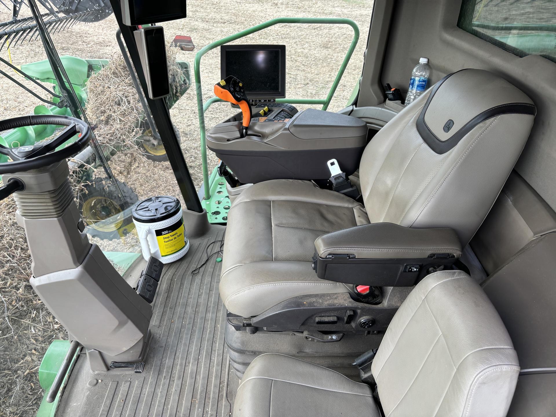 2022 John Deere X9 1000 Image