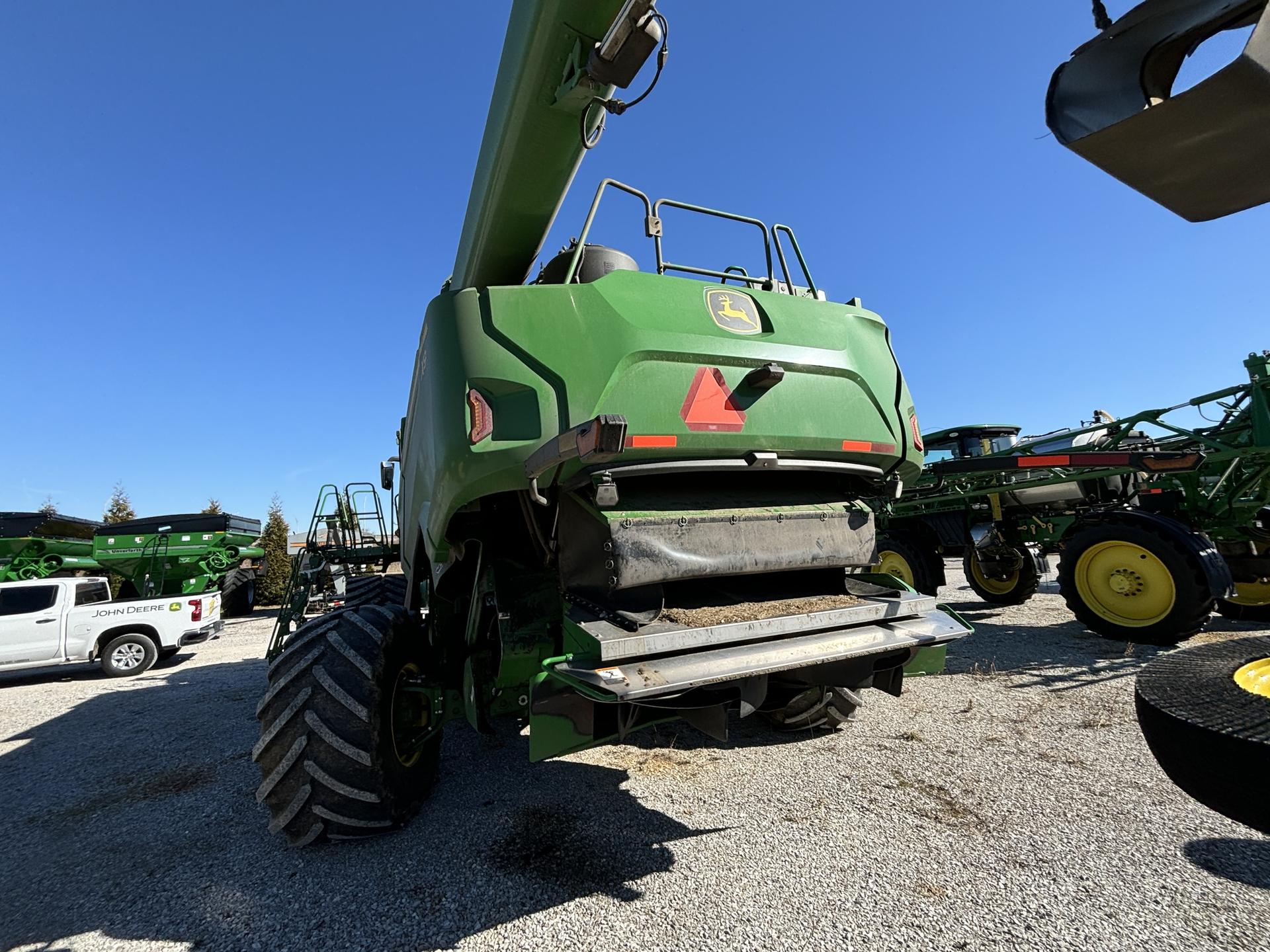 2022 John Deere X9 1000 Image