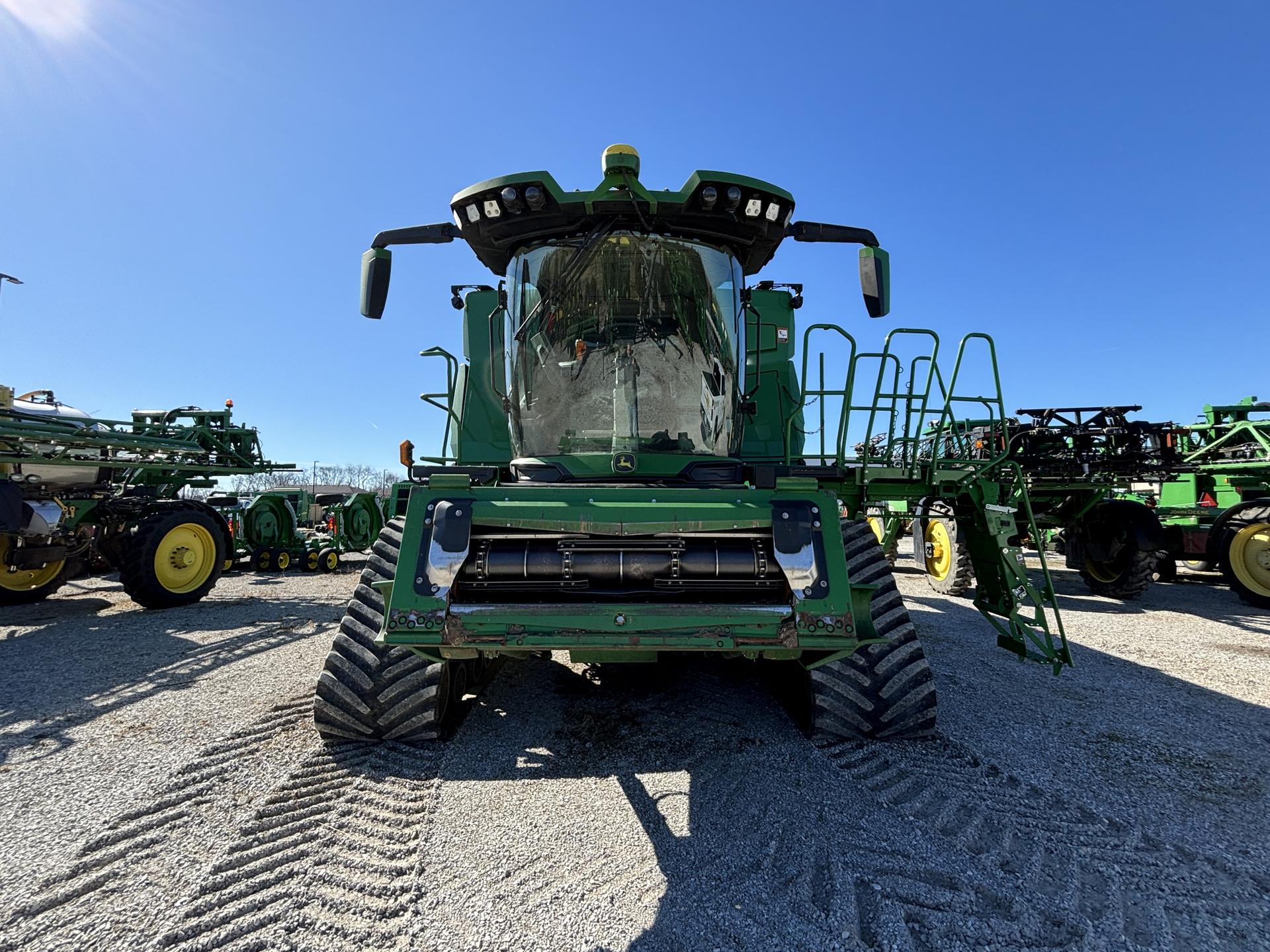 2022 John Deere X9 1000 Image