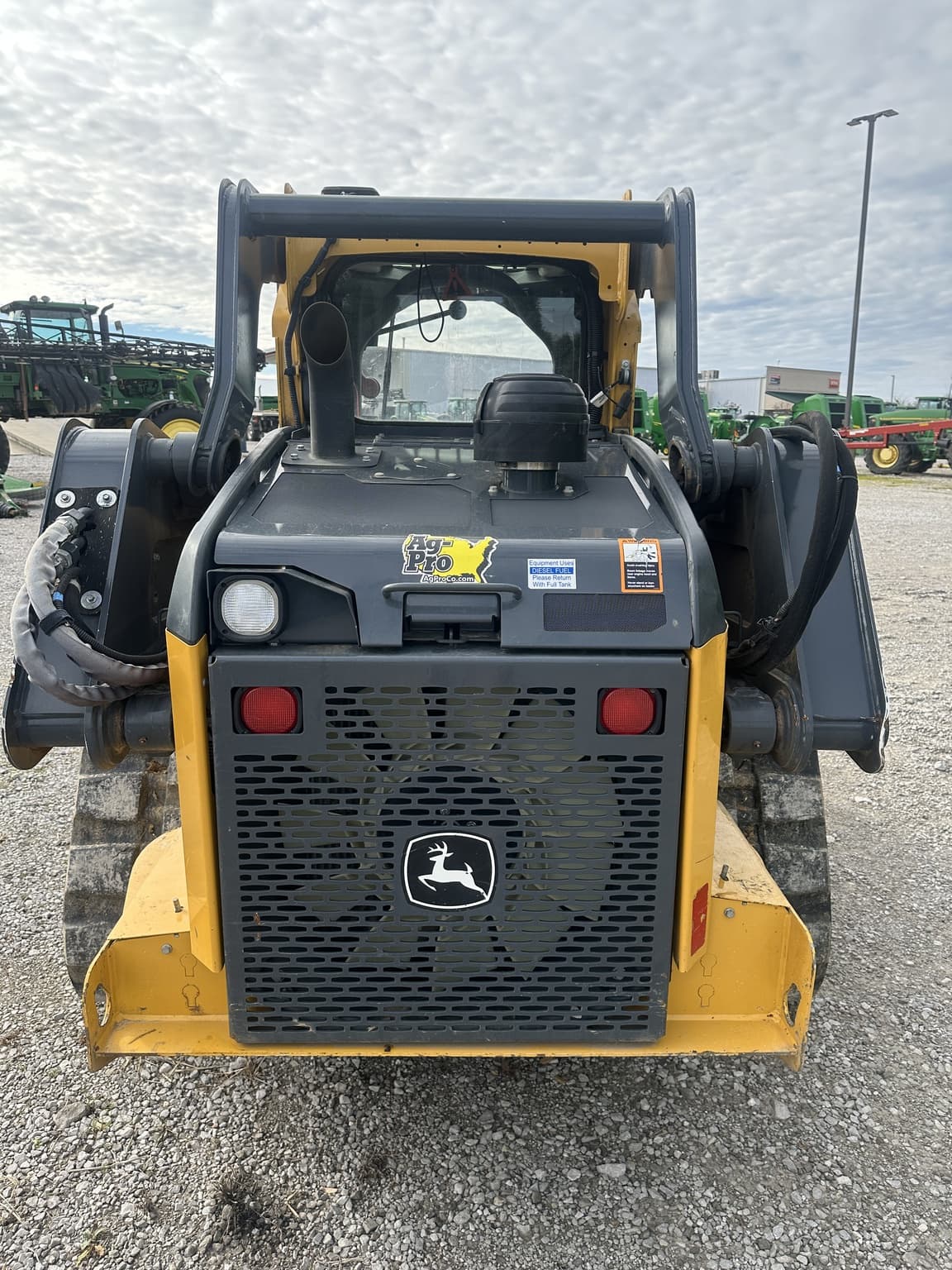 2022 John Deere 325G Image