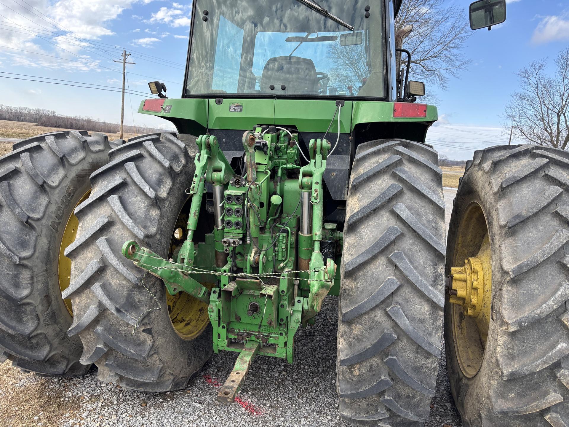 1997 John Deere 7810 Image