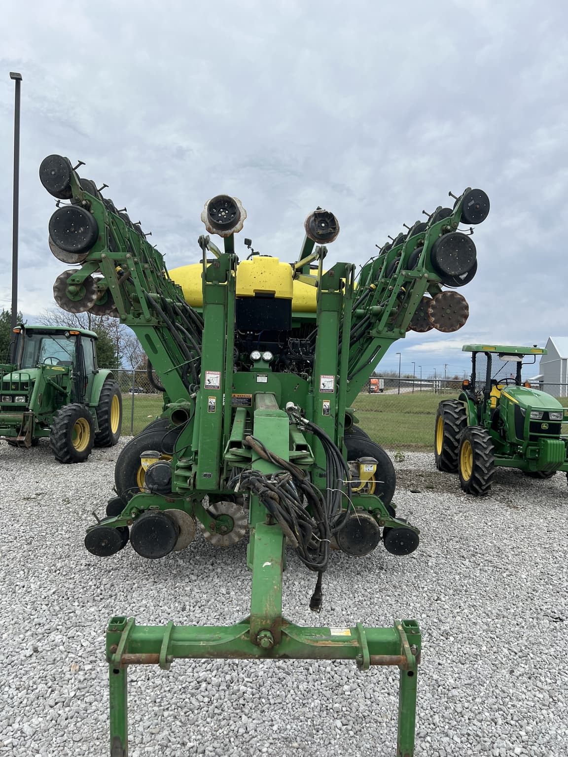2004 John Deere 1790 Image
