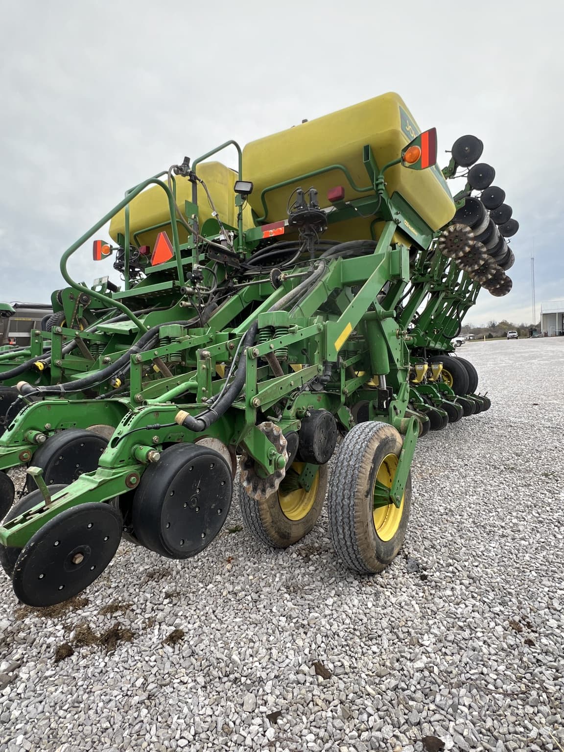 2004 John Deere 1790 Image