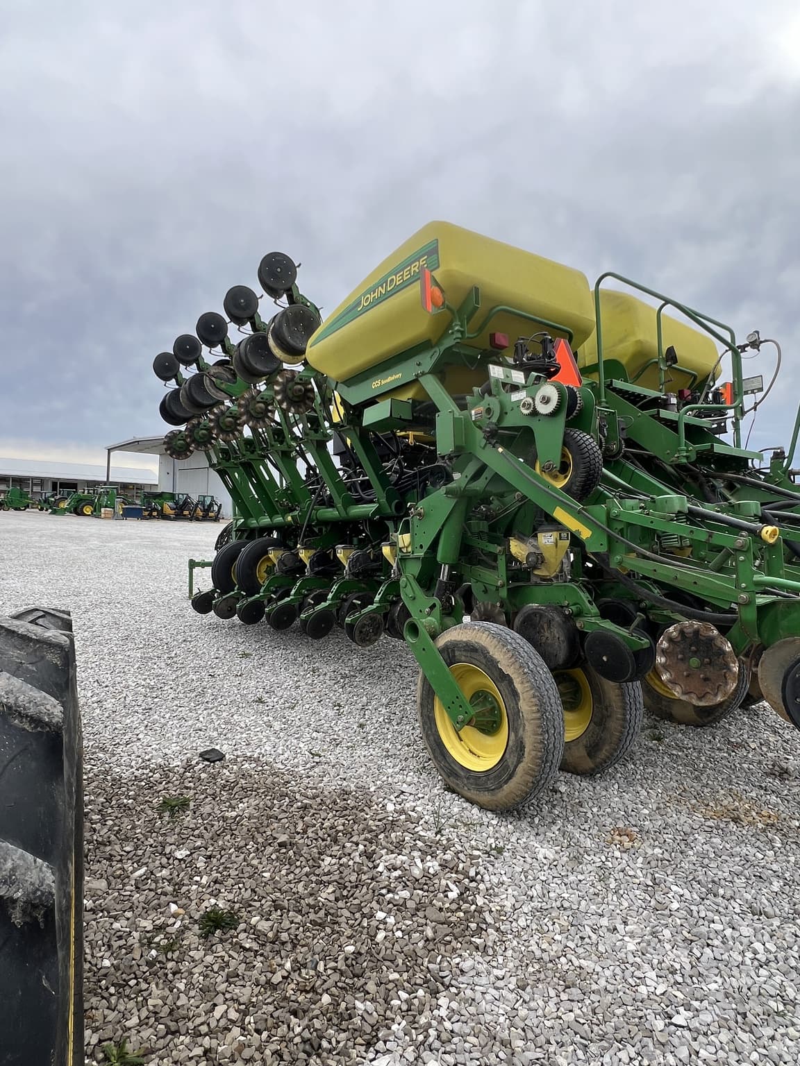 2004 John Deere 1790 Image