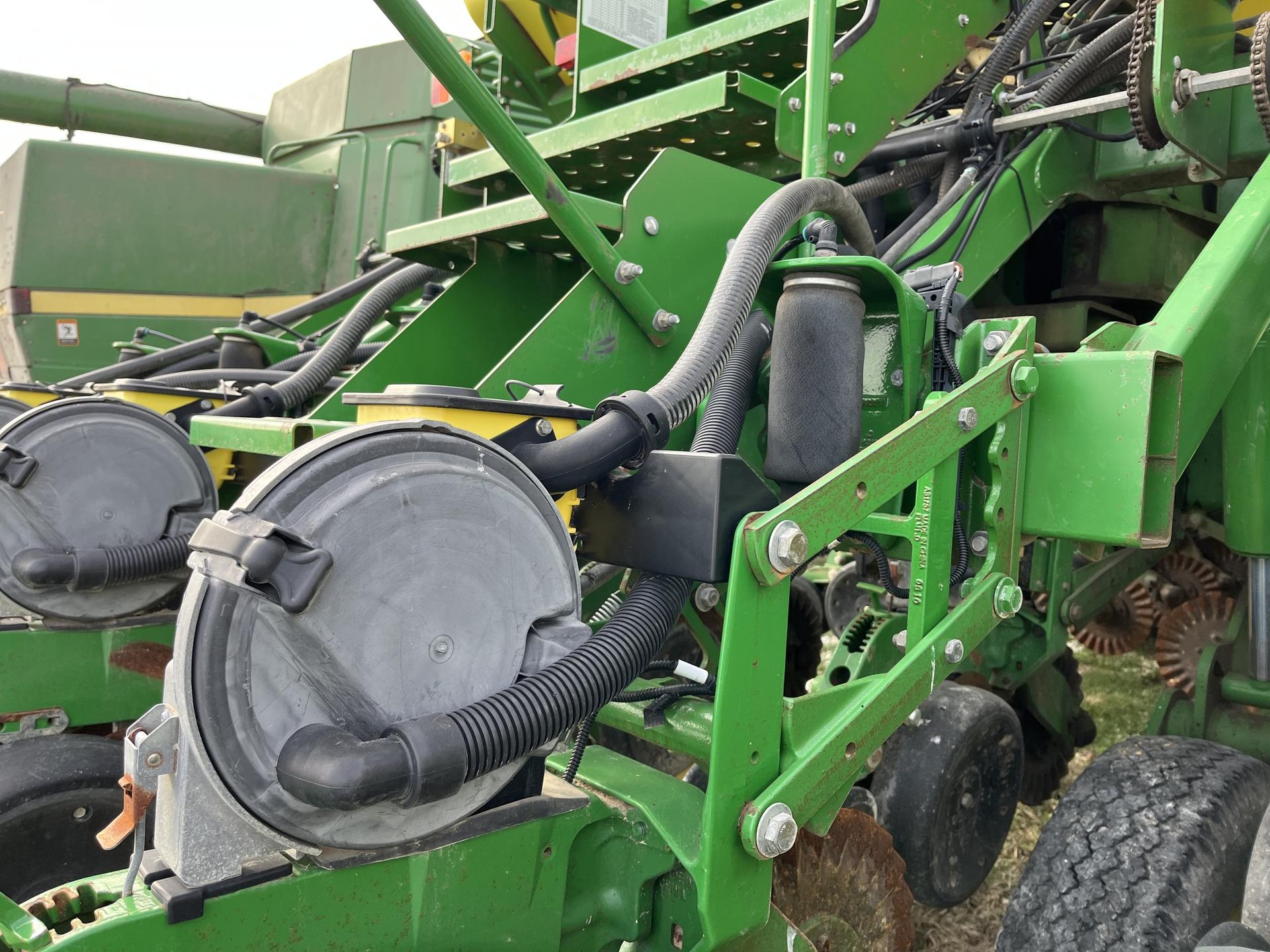 2011 John Deere 1790