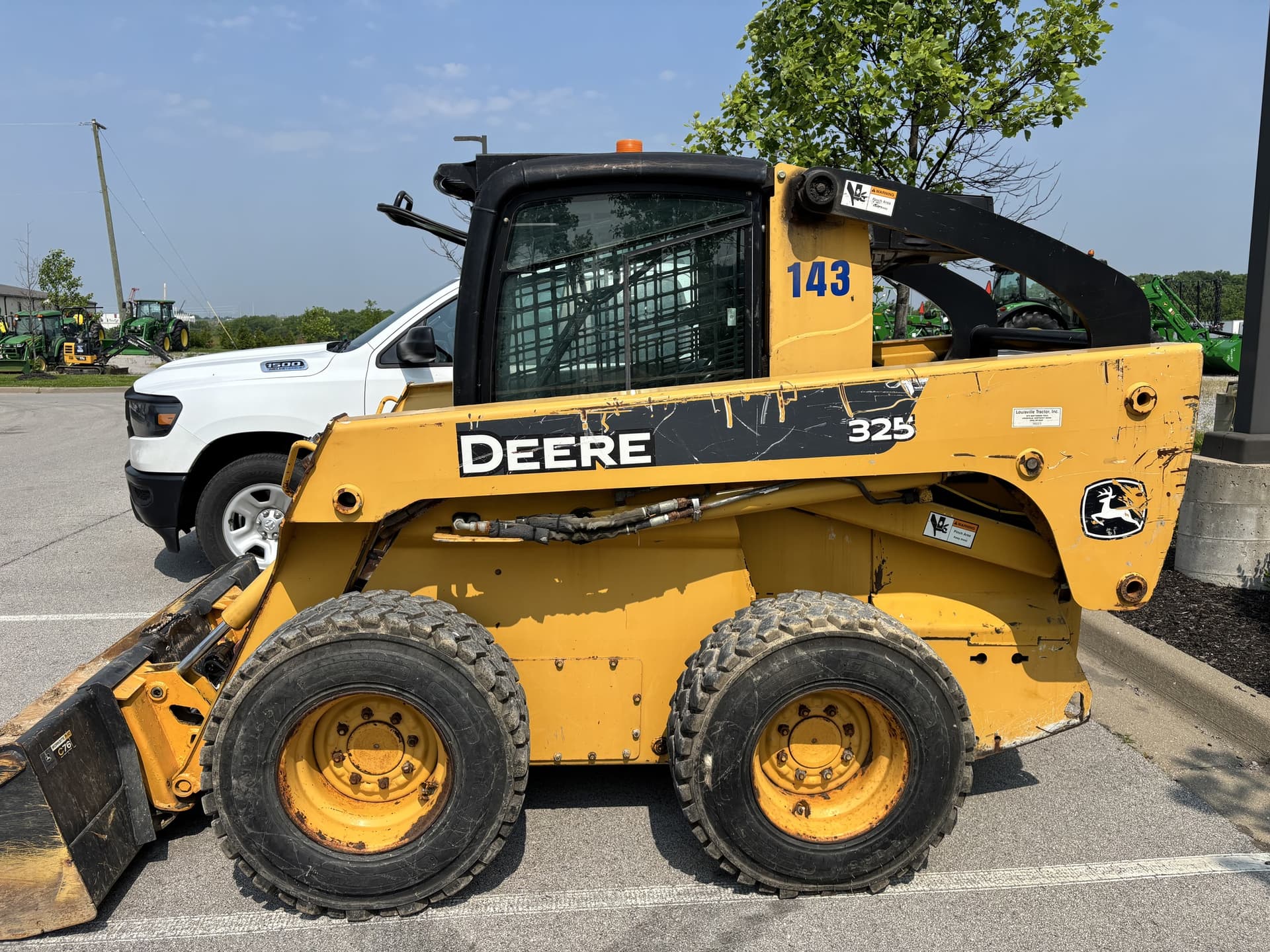 2007 John Deere 325 Image