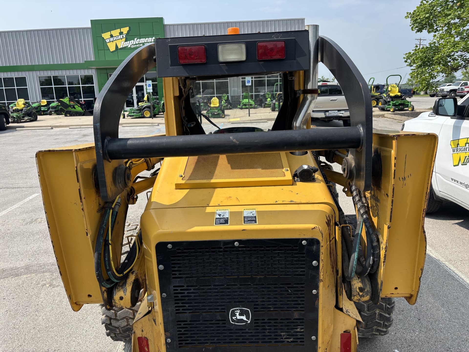 2007 John Deere 325 Image