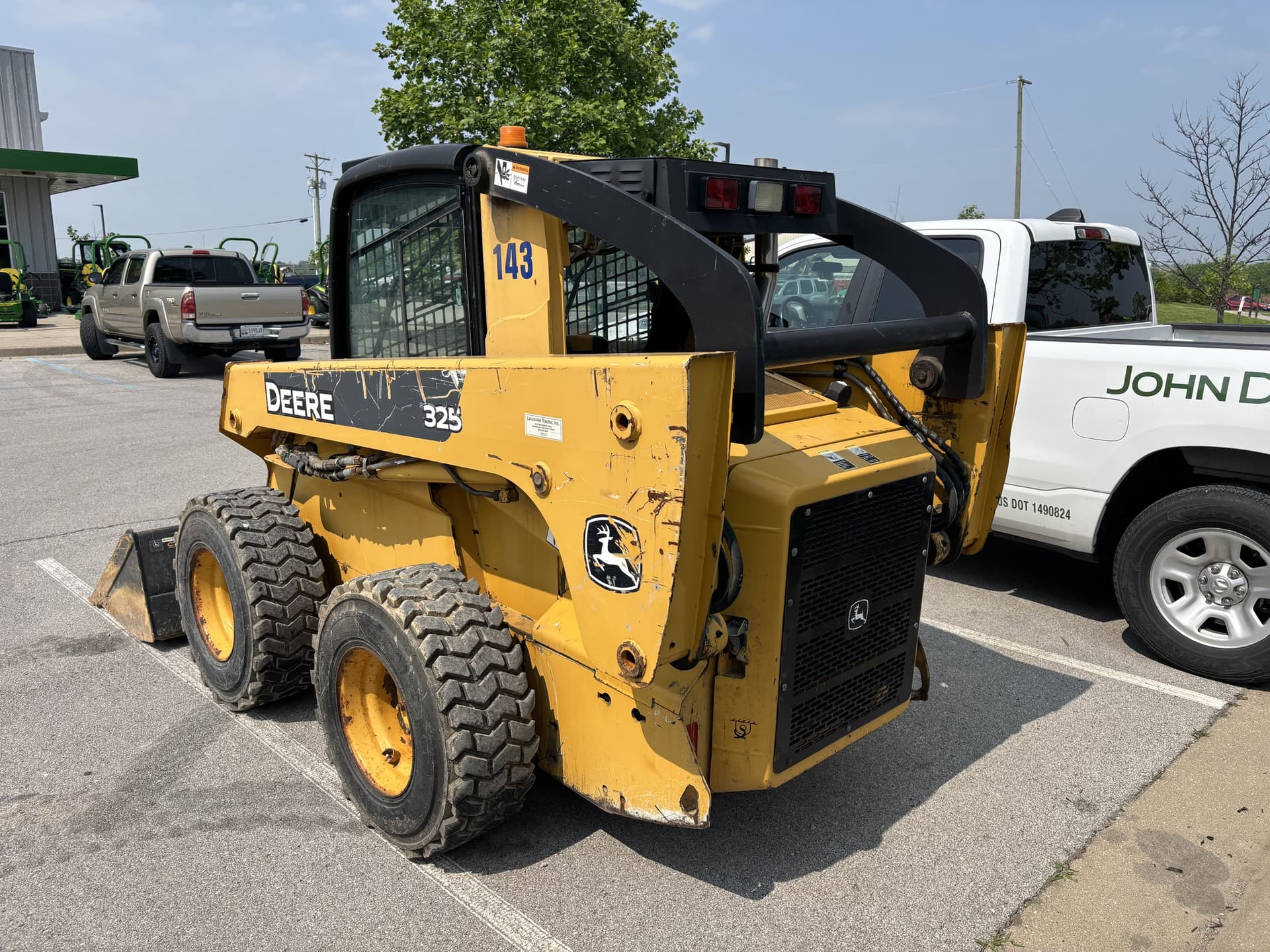 2007 John Deere 325 Image
