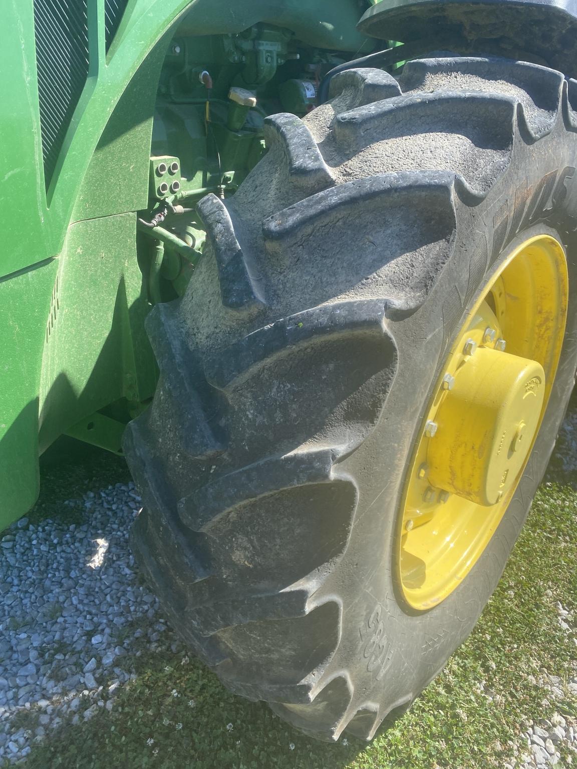 2015 John Deere 8270R