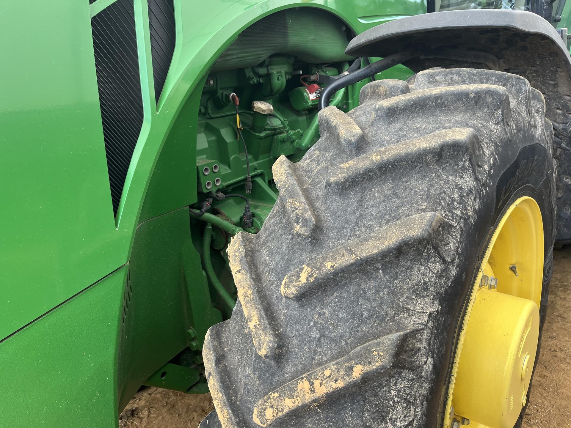 2015 John Deere 8270R