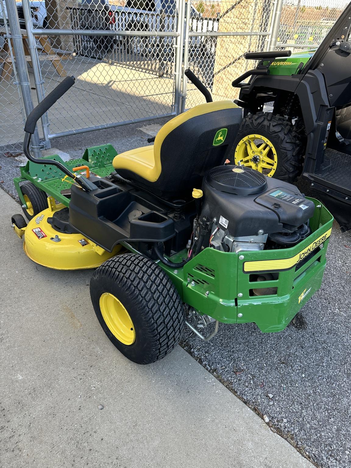 2022 John Deere Z335E Image