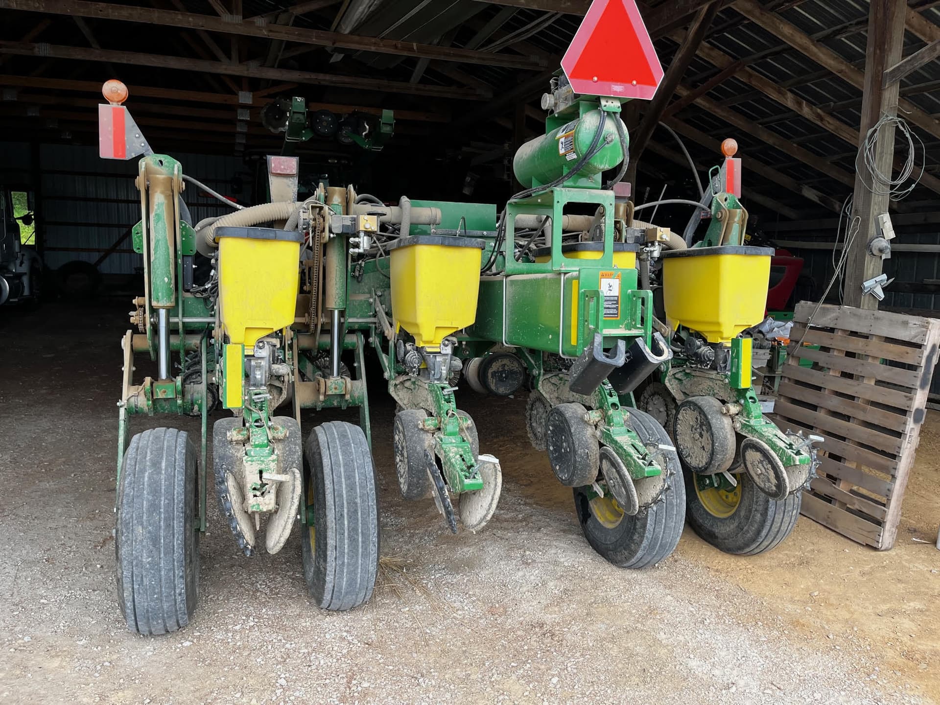 2015 John Deere 1775NT Image