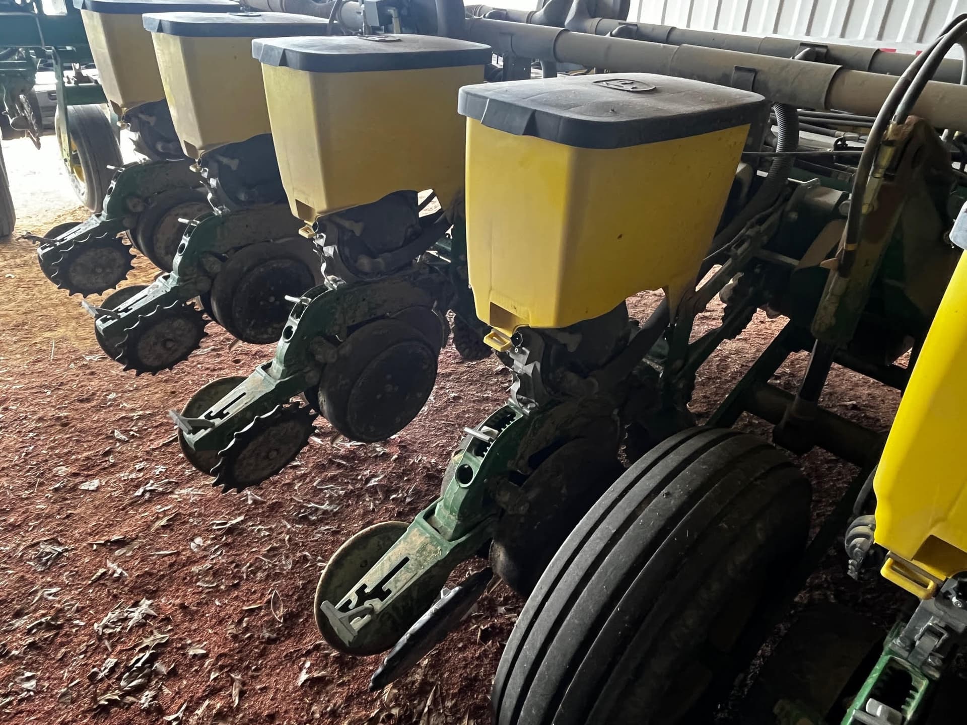2015 John Deere 1775NT Image