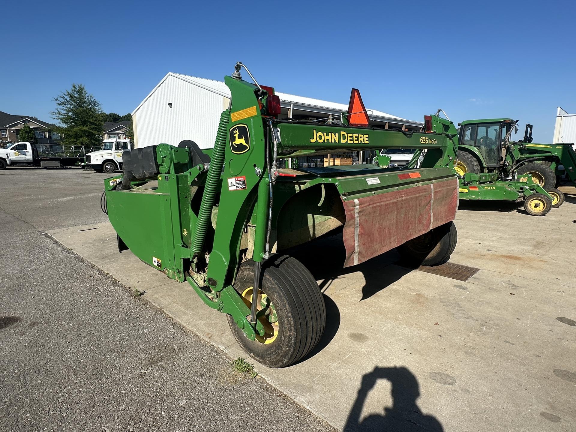 2019 John Deere 635