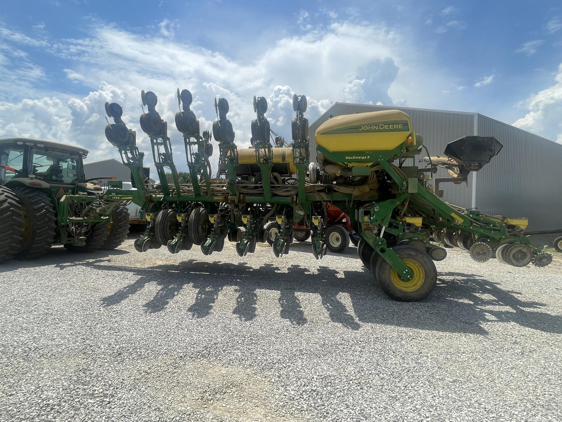 2016 John Deere 1795